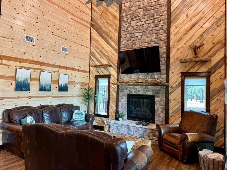 The Whiskey Trip! Family Getaway Villa Broken Bow Dış mekan fotoğraf