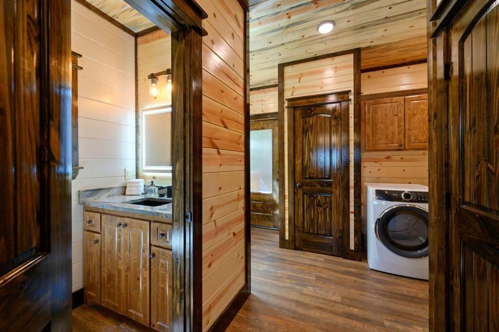 The Whiskey Trip! Family Getaway Villa Broken Bow Dış mekan fotoğraf